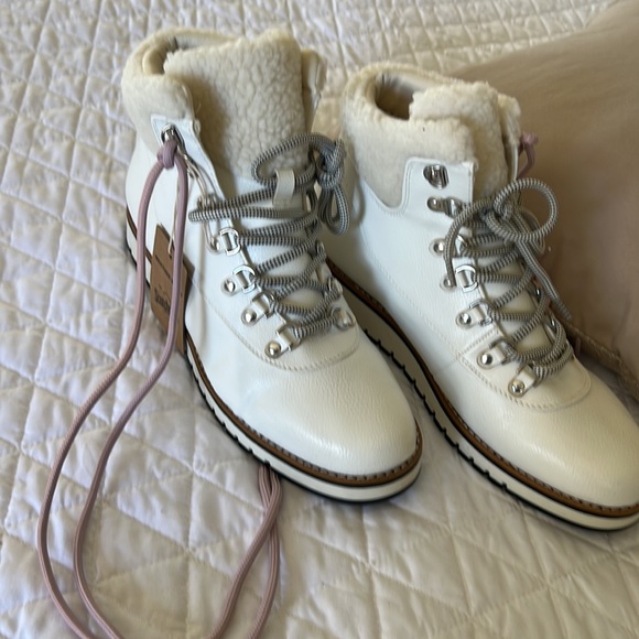 White Mountain Leather boots - Picture 2 of 5